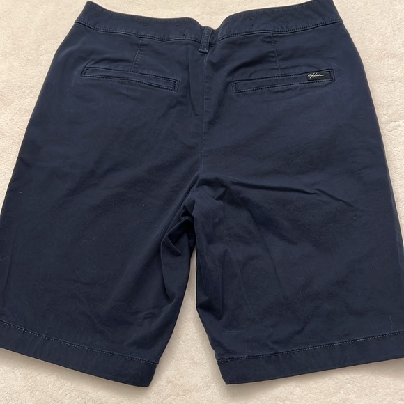 Hollister epic flex flat front shorts 9” size 29 Navy - Picture 4 of 6